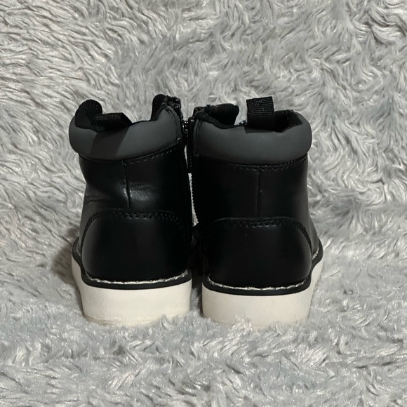 Baby GAP Black Boots, Size 6 - Picture 4 of 12